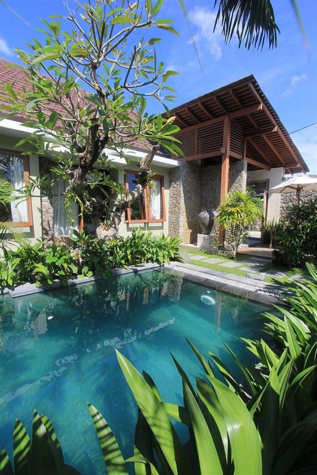 Uma Karan Hotel Kuta  Exterior photo