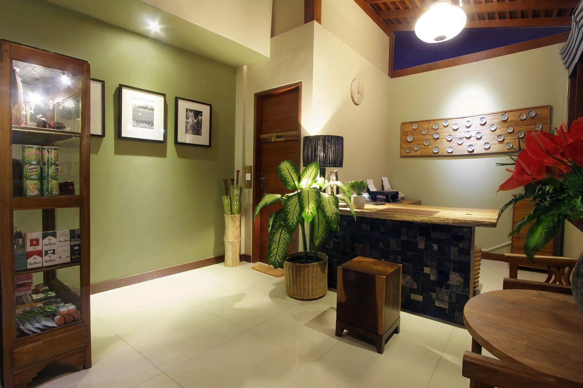Uma Karan Hotel Kuta  Exterior photo